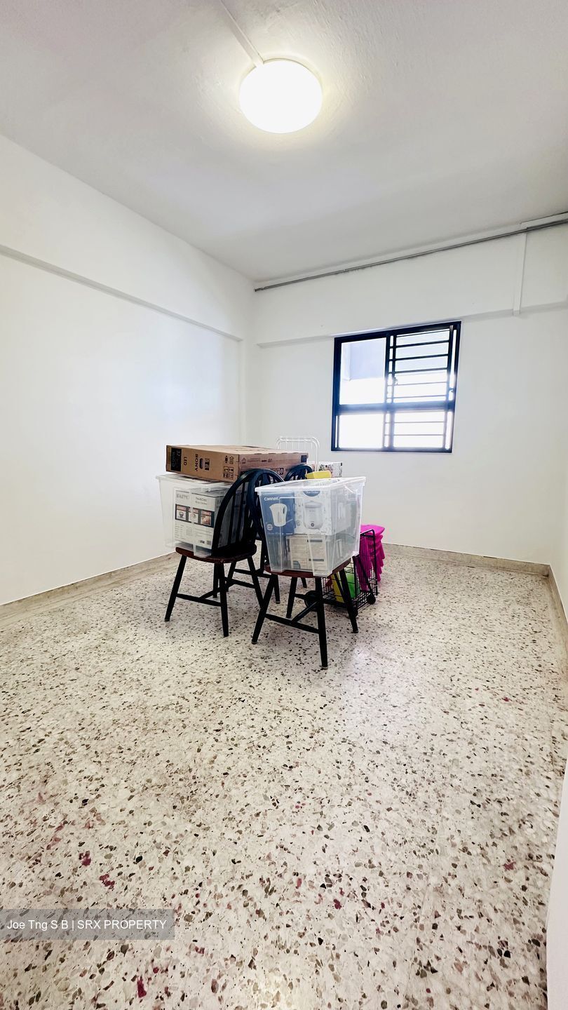Blk 214 Bedok Town Centre (Bedok), HDB 3 Rooms #568864101